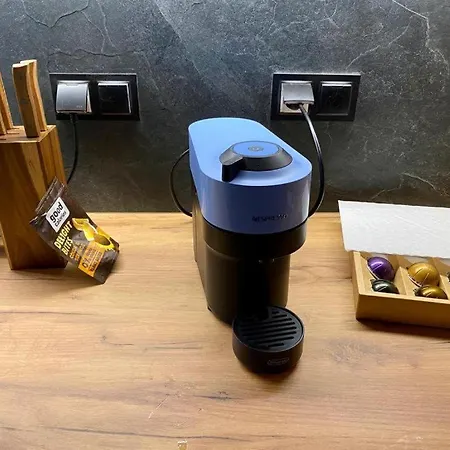 Near Airport Modern, Stylish Apartment *