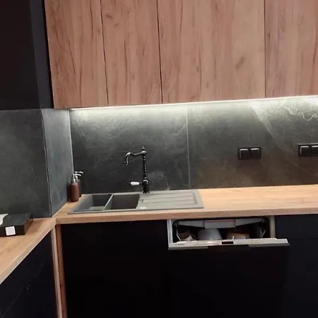 Apartman Near Airport Modern, Stylish