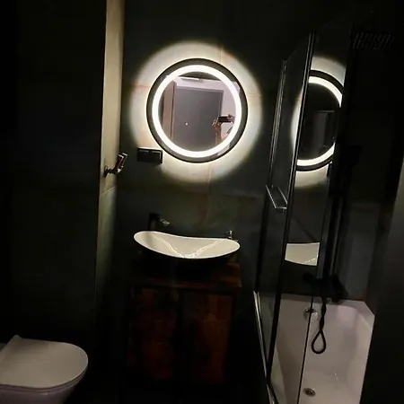 Near Airport Modern, Stylish Appartamento *